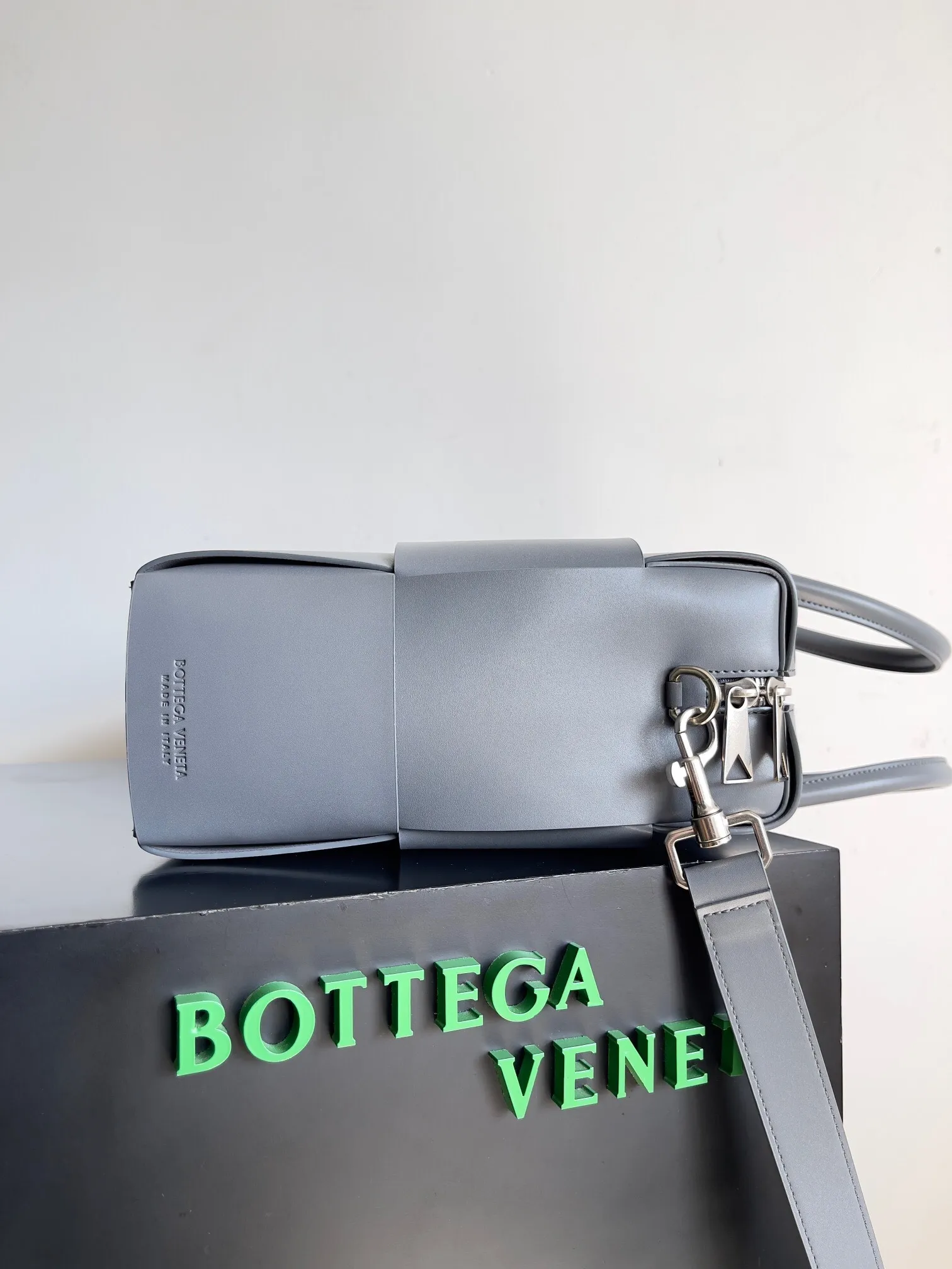 All categories 💚 Authentic bags 💚 BV 2025 new Bottega Veneta large plaid woven men's briefcase